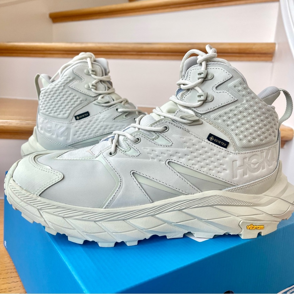 NWT Hoka Anacapa Mid GTX Women’s Hiking Shoes in Celedon Mint Gore Tex Boots